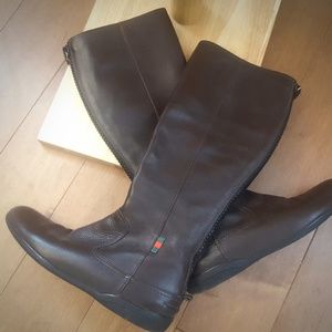 Gucci size 7 dark brown boots